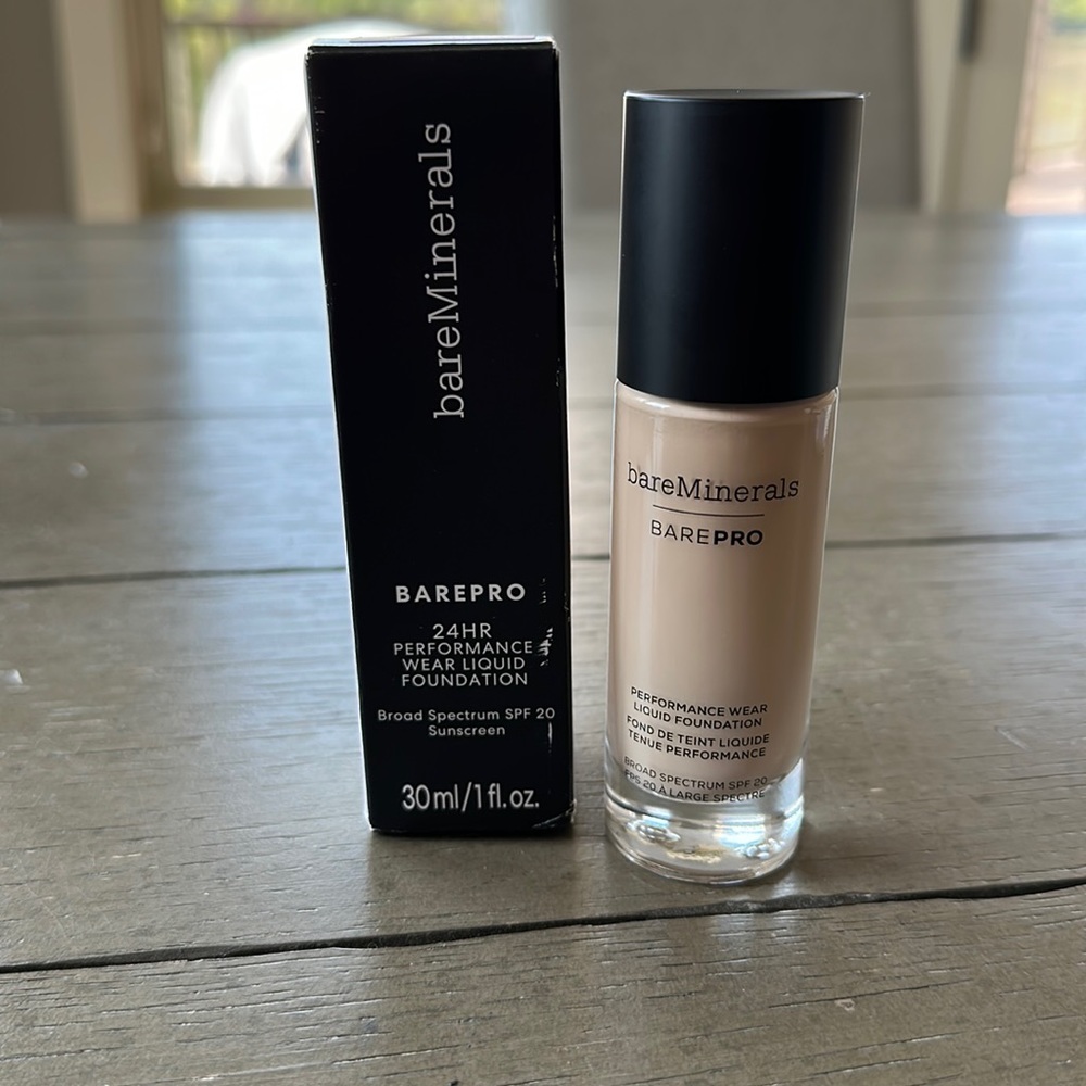 bareMinerals BAREPRO Performance Wear Liquid Foundation Broad Spectrum SPF 20